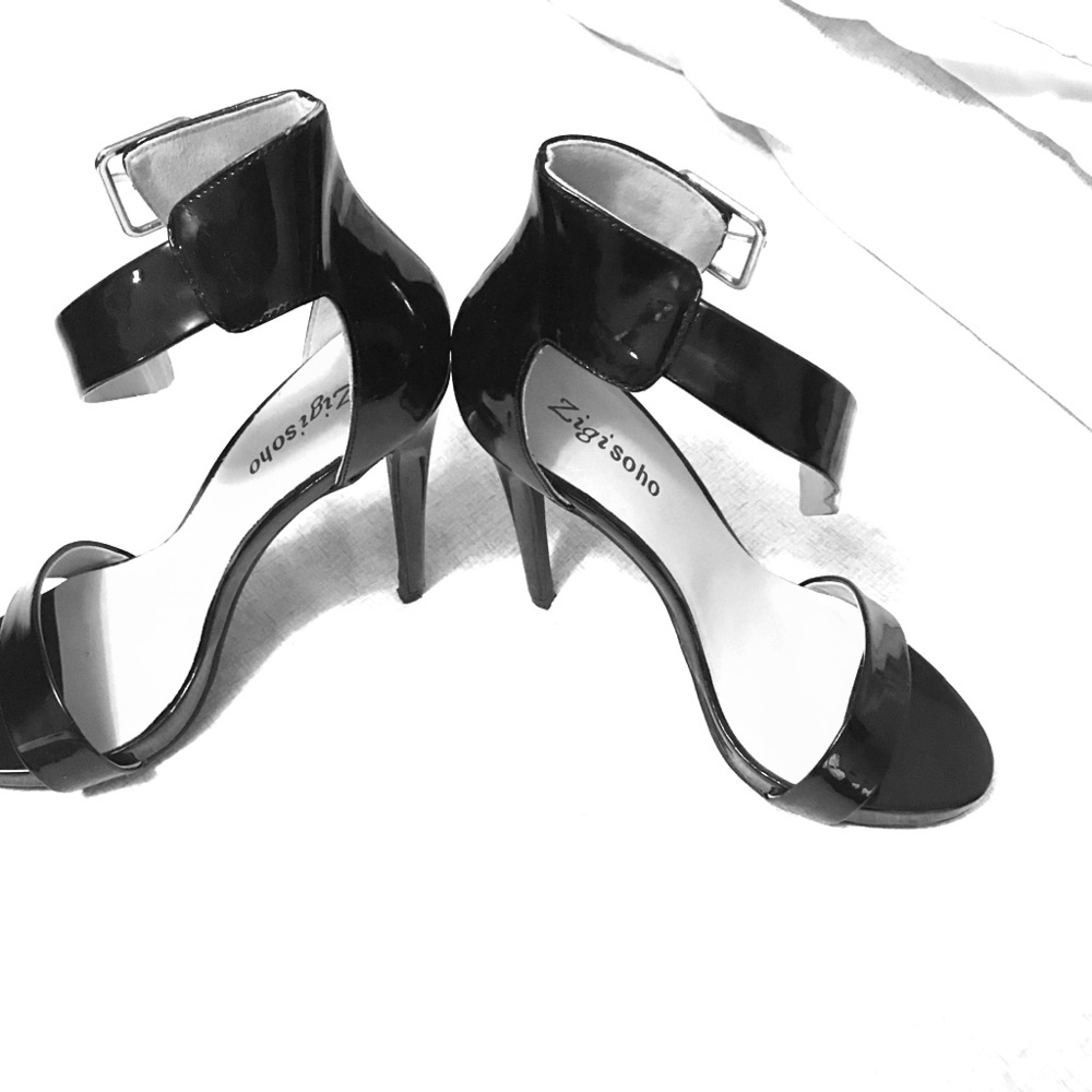 Heels with strap